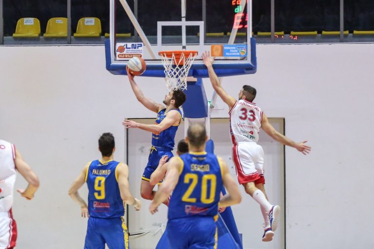 Basket – Scafati soffre a Chieti ma arriva la quarta vittoria di fila