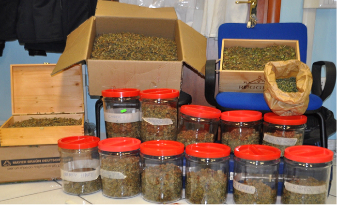 Cava de’Tirreni. Arrestato un incensurato per spaccio e detenzione di munizioni per armi da guerra