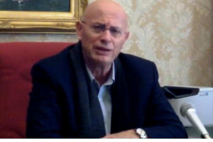 Vaccini. Il “problema” del personale scolastico fuori Regione