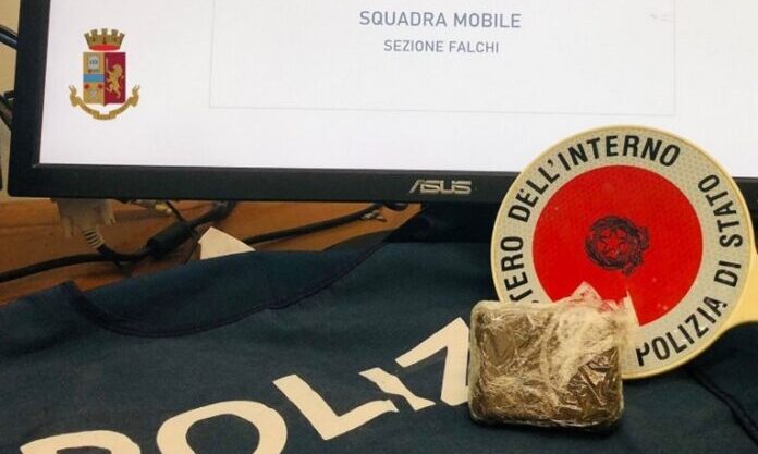 Salerno. Controlli in strada, arrestata a Pastena una spacciatrice