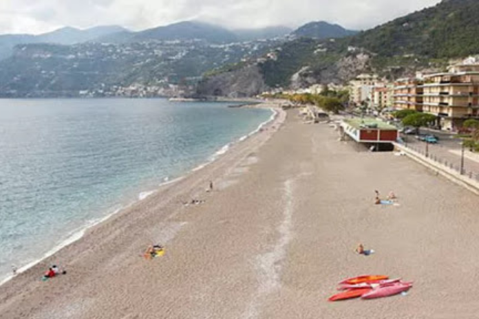 Salerno. Il gruppo Coraggio Salerno protocolla proposte per le spiagge cittadine