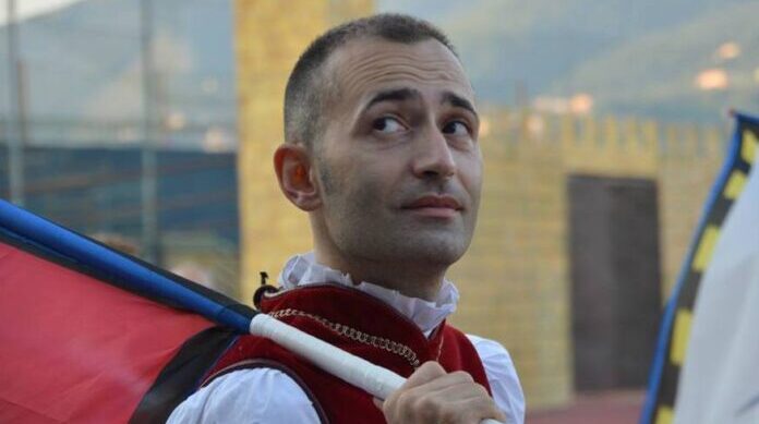 Cava de’ Tirreni. Mimmo Burza nuovo Presidente dell’Ente Sbandieratori Cavensi