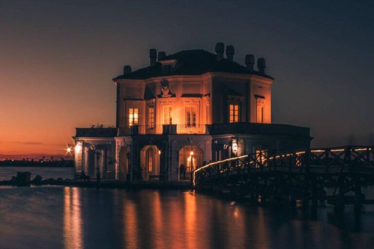 Napoli. La Casina Vanvitelliana al chiaro di Luna: un sabato da Favola per un turismo di prossimità