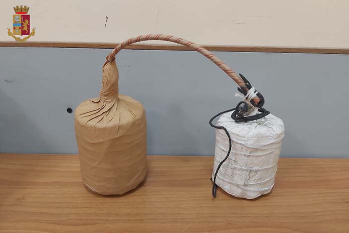 Lite tra famiglie a Nocera, sequestrate bombe carta e munizioni. Arrestati i responsabili