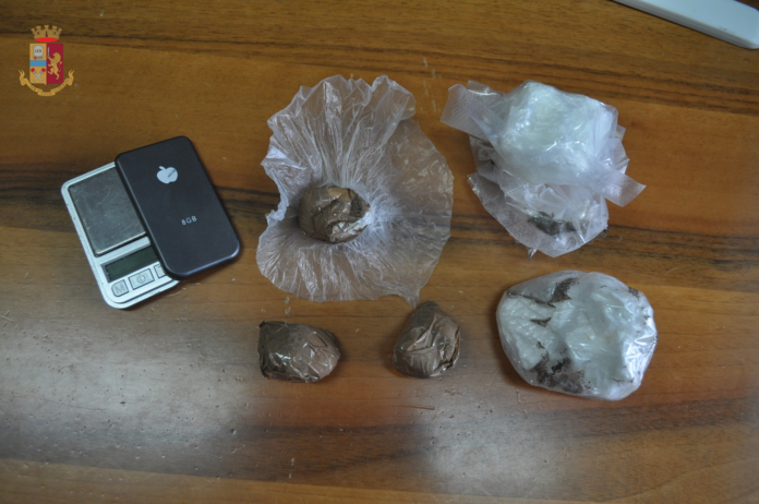 Salerno. Droga in un terreno di Montecorvino Pugliano, arrestato pusher