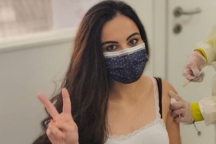 Vaccinata l’influencer Mafalda De Simone: “Farlo è un dovere morale ed etico”