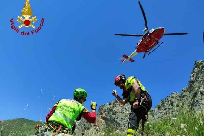 Salerno. Esercitazione della Protezione Civile con componenti ricerca e soccorso persone scomparse