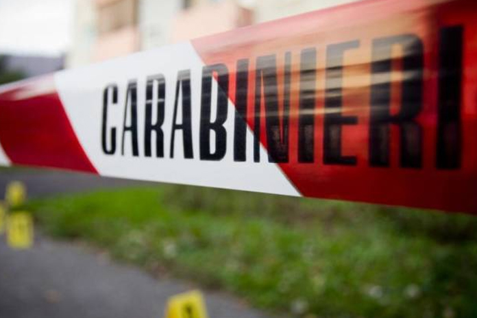 Spari durante rapine nel Napoletano, 18enne è grave