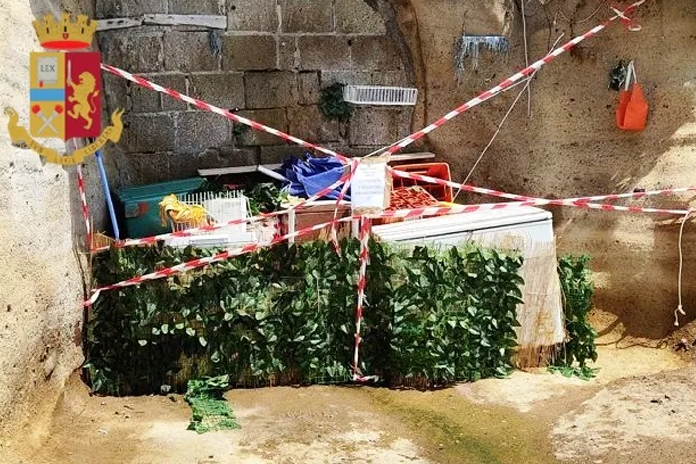 Napoli. Violazione dei sigilli. Denunciato un uomo a Marechiaro