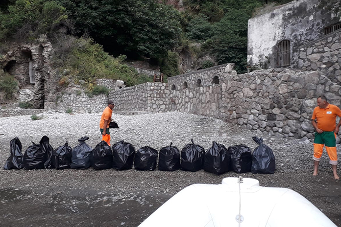 Punta Campanella, ripulito il fiordo di Crapolla