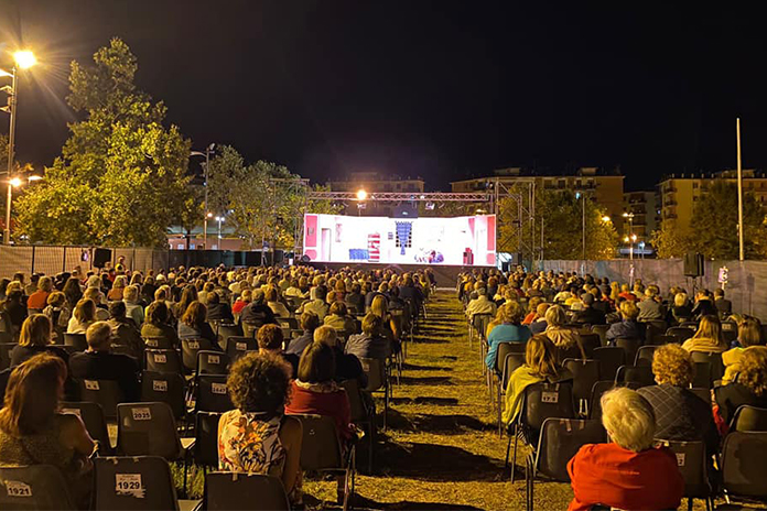 Teatro Arbostella, bagno di folla per la due giorni all’Arena Parco Mercatello