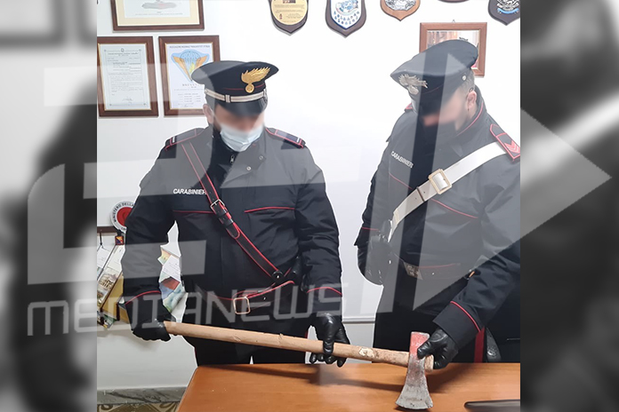 Terzigno: Armato di ascia vuole i soldi dalla cugina. Carabinieri arrestano 38enne