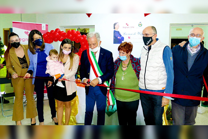 Roccapiemonte. Ecco il nuovo spazio per la terza età: “La Casa di Wilma”, il taglio del nastro