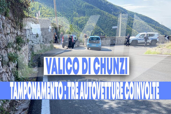 Valico di Chiunzi. Tamponamento a catena: coinvolte tre autovetture