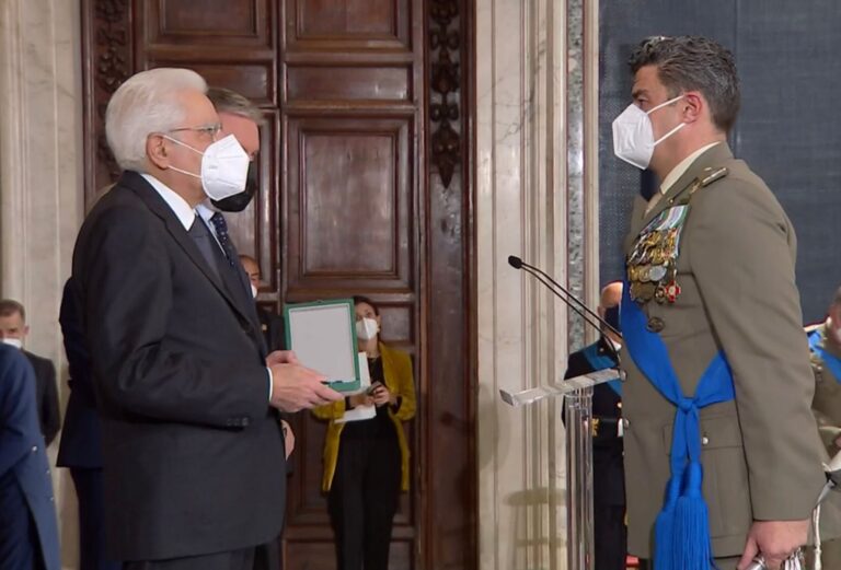 Pagani. Al Quirinale Mattarella ha insignito il Generale Diodato Abagnara dell’Ordine Militare d’Italia
