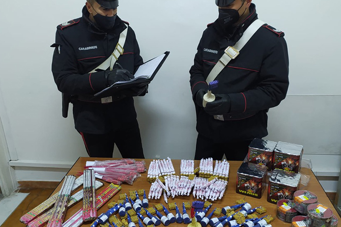 Napoli. Sequestro botti illegali