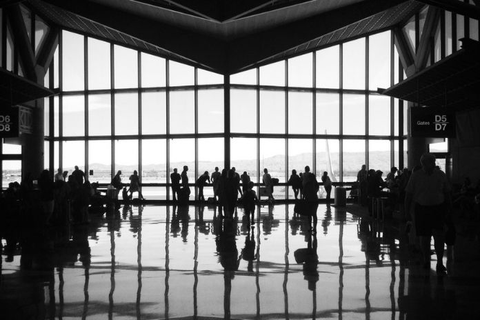 Napoli. Passeggeri diretti a Madrid bloccati per dieci ore in aeroporto