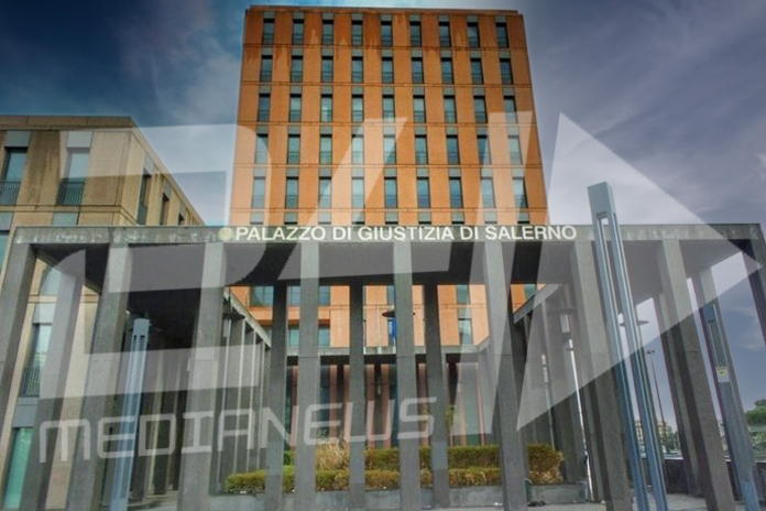 Salerno. Corruzione: avvocato sospeso per 12 mesi