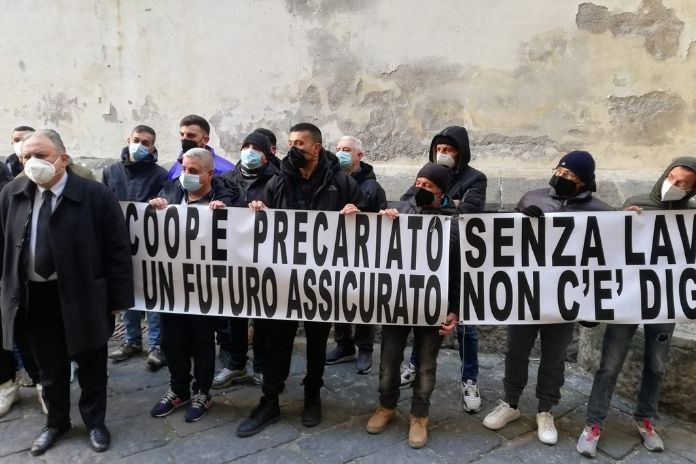 Ex dipendenti coop sociali. Rispoli: «Lavoratori senza reddito e anomalie nel bando»
