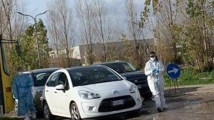 Angri, centro tamponi: che caos!