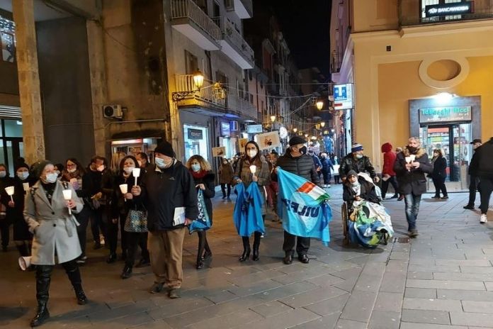 fiaccolata per villa dei fiori