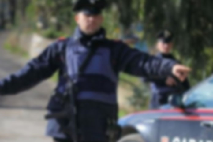 Sorrento: investe Carabiniere per scappare con la droga, 19enne in manette