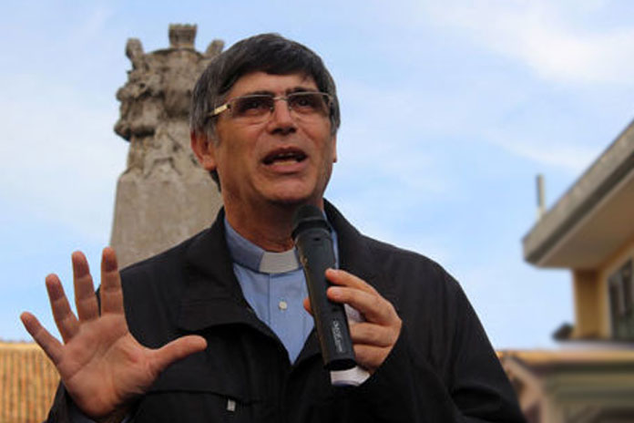 Don Patriciello: “Fratelli camorristi, vi voglio bene”