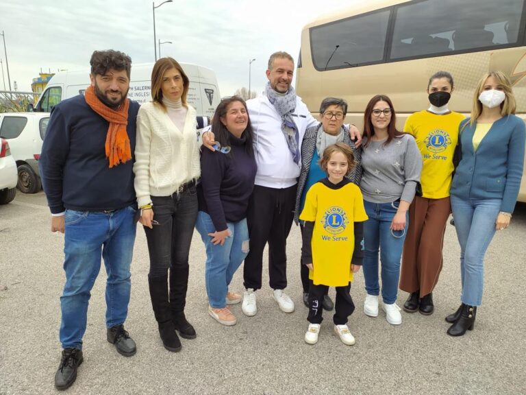 Ucraina. Partiti da Salerno i due pullman umanitari di “Cronache per l’Ucraina”