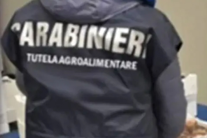 Agro Nocerino: imprenditori decurtavano paga a operai che si ‘attardavano’ nel wc