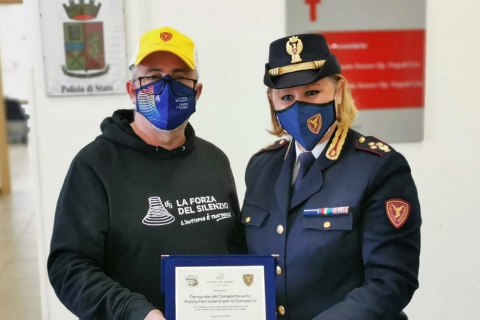 Napoli. Ragazzi speciali in visita alla stazione centrale con la Polizia di Stato