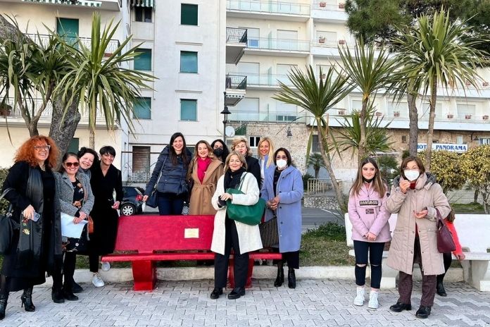 Maiori/ Minori. Grande partecipazione a “Insieme per dire no alla violenza”