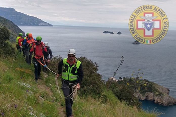 Escursionista cade lungo un sentiero: salvata dal Soccorso alpino e dal 118