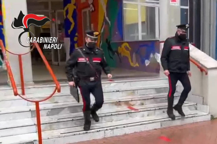 Napoli. Botte a ragazzina 14enne, indagine dei Carabinieri