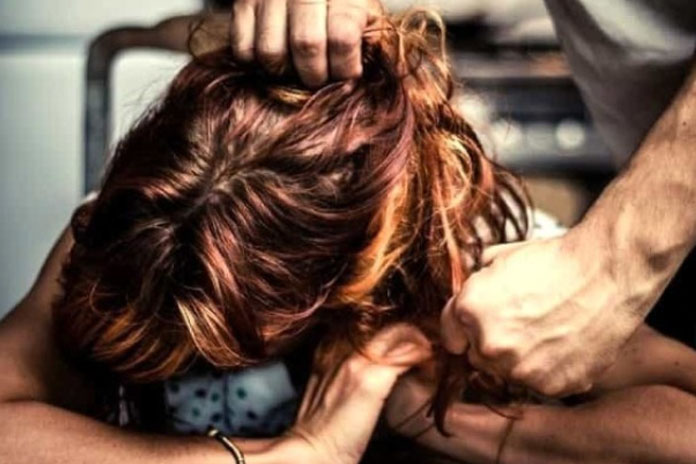 Portici: picchia la ex per strada, 48enne arrestato dai Carabinieri