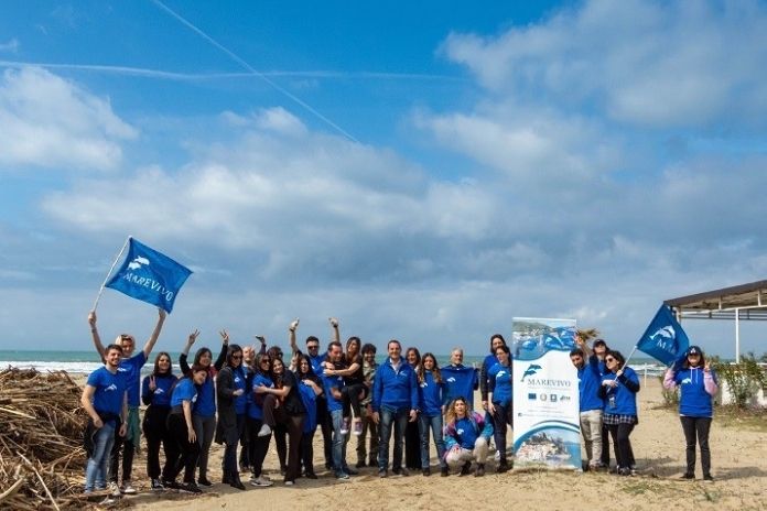 Adotta una spiaggia. I volontari di Animal Save “sbarcano” a Licinella di Paestum