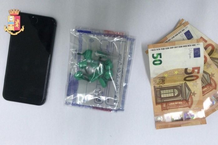 Salerno. Sorpreso in auto con cocaina, arrestato un giovane salernitano