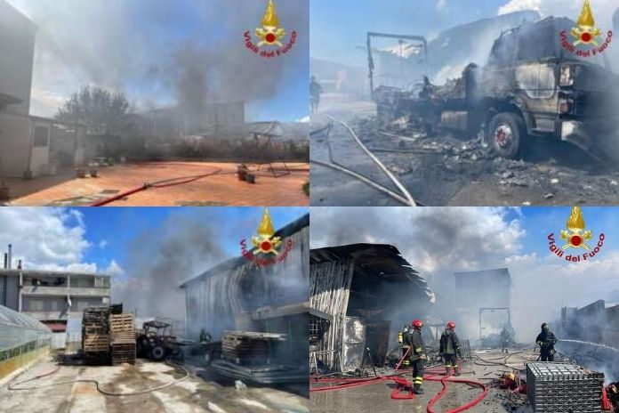 Nocera Superiore. Deposito in fiamme