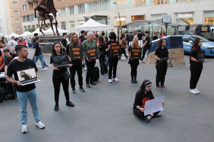 Napoli Animal Save. Attivisti riuniti contro la vivisezione e la sperimentazione Animale