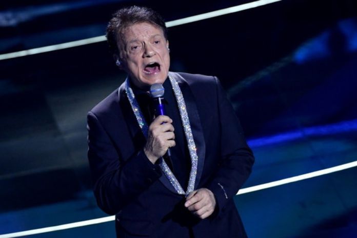 Spettacolo/Napoli. Massimo Ranieri cade dal palco del Diana, ricoverato