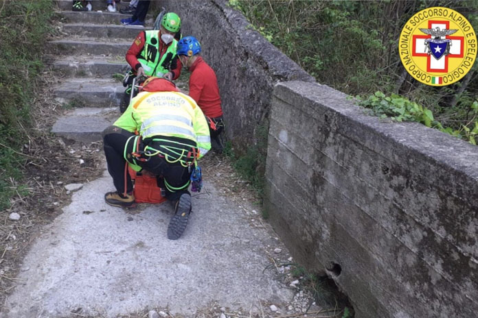 Positano. Turista Polacca  lungo sentiero degli Dei, recuperata dal CNSAS