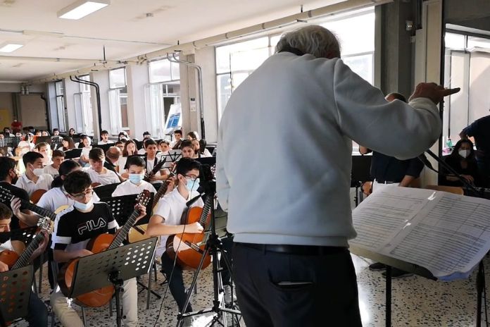 Orchestra Junior Verticale a Scampia, lunedì 6 giugno