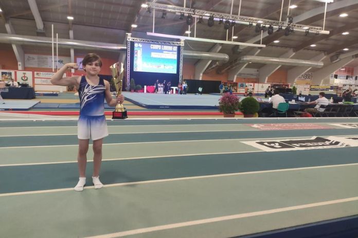 Angri acclama il giovane Gabriel Russo, campione nazionale di ginnastica artistica