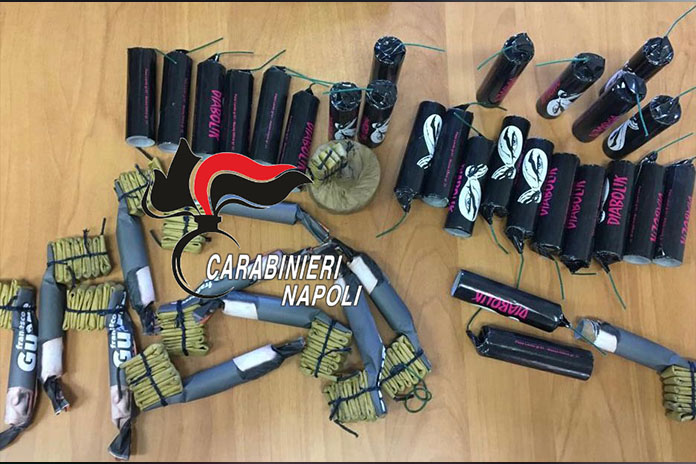 Torre Del Greco: capodanno a luglio, 38 ordigni sequestrati dai Carabinieri. 40enne in manette
