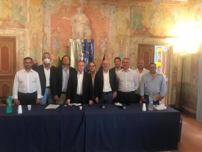 Foto-sindaci-con-Bonavitacola-e-Coscia