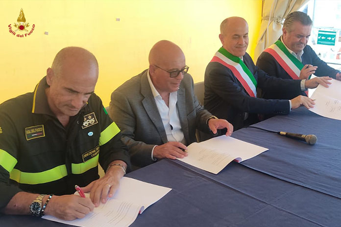 Salerno, firmata la convenzione 2022 per i presidi acquatici dei Vigili del Fuoco