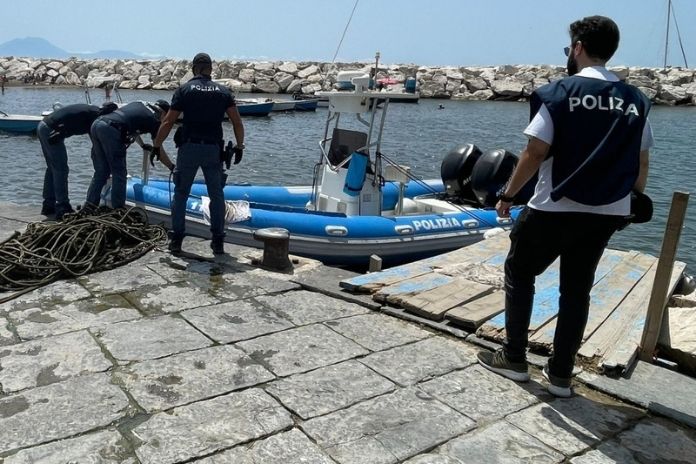 Napoli. Contrasto agli ormeggi abusivi, controlli della Polizia di Stato e della Guardia Costiera