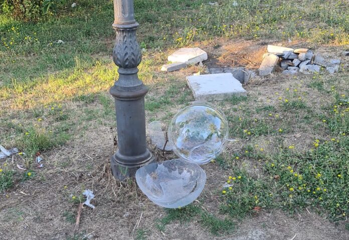 San Marzano sul Sarno. Lampioni distrutti nel Parco Urbano: il Comune in prima linea contro i vandali