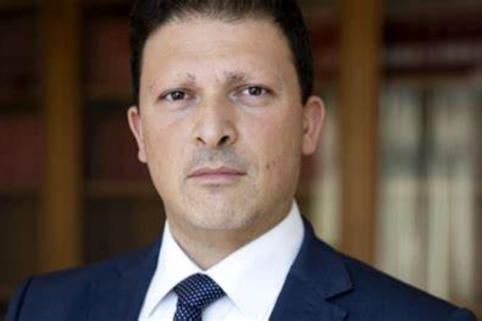 Elezioni. Russo (FdI): “Infermieri abusivi, presidi chiusi, la sanità in Campania è sfasciata”