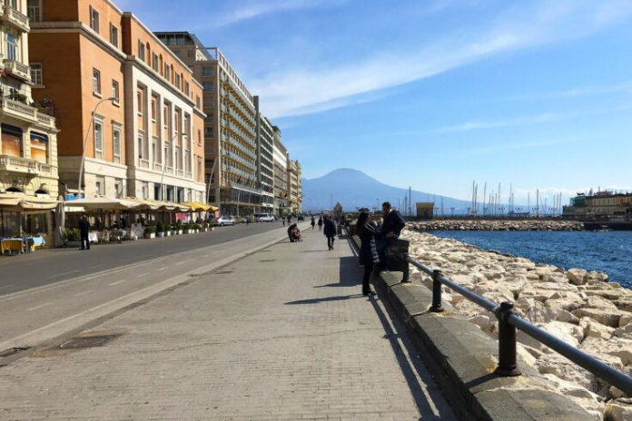 Napoli. Autovelox e nuova segnaletica sul Lungomare Caracciolo