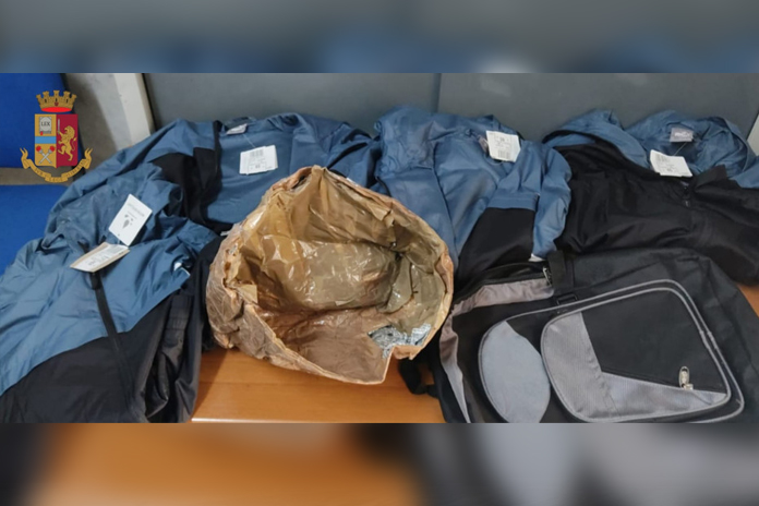 Nola: furto al centro commerciale. Denunciato un 32enne romeno